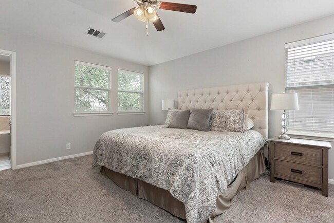 Building Photo - 11217 Persimmon Gap Dr