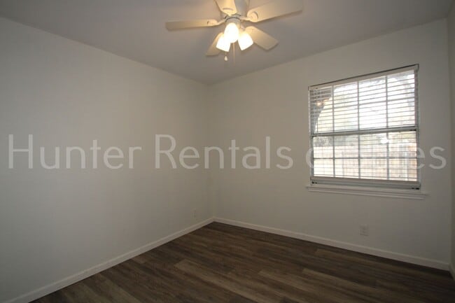 Building Photo - Morgan's Point Resort!