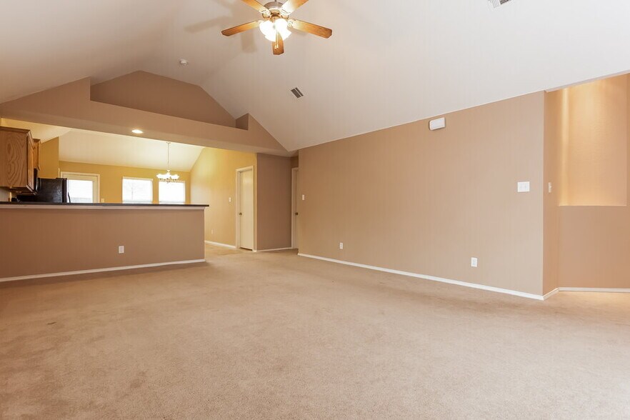 Building Photo - 1012 Junegrass Ln