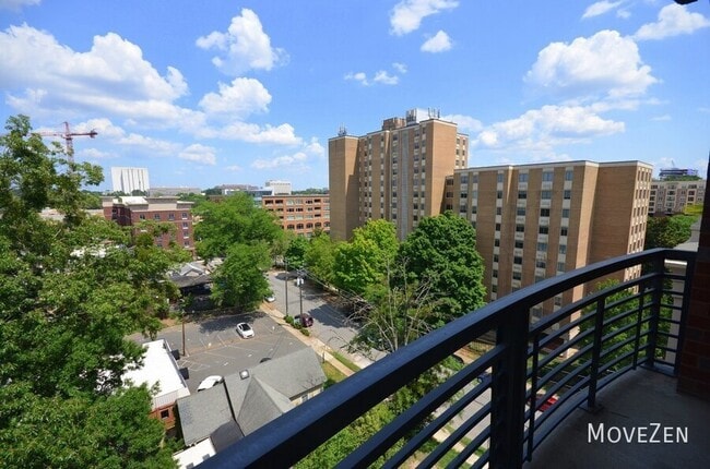 Building Photo - 618 N Boylan Ave