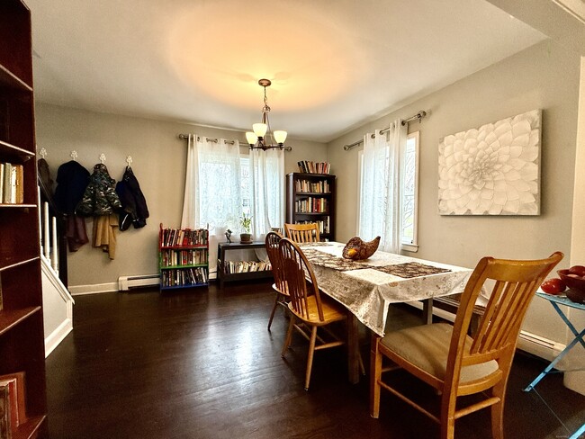 Building Photo - 219 Roseville Terrace