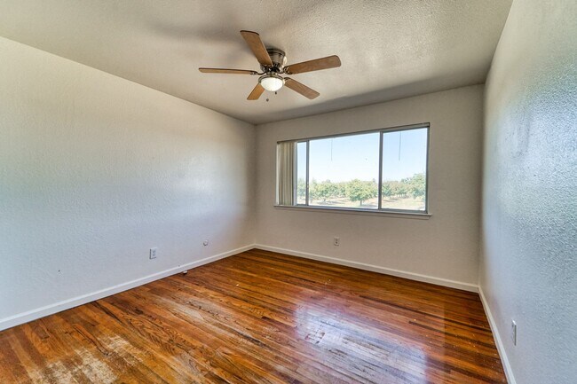 Building Photo - Bright & Comfortable 3BD Home with Great Features