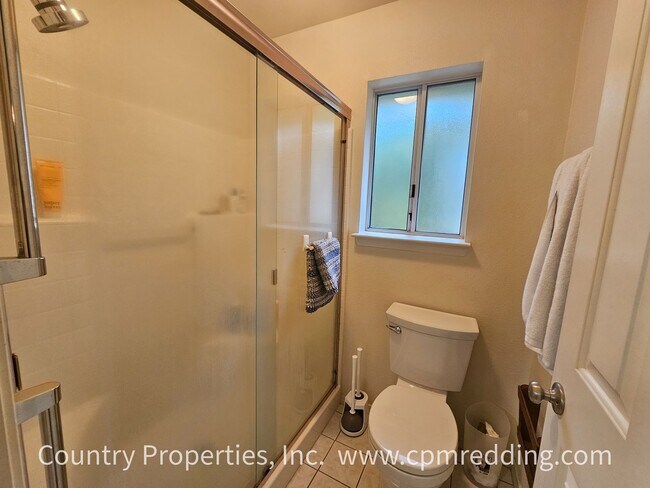 Building Photo - Spacious 4-Bedroom Home in Mary Lake Neighborhood Available January 15th!