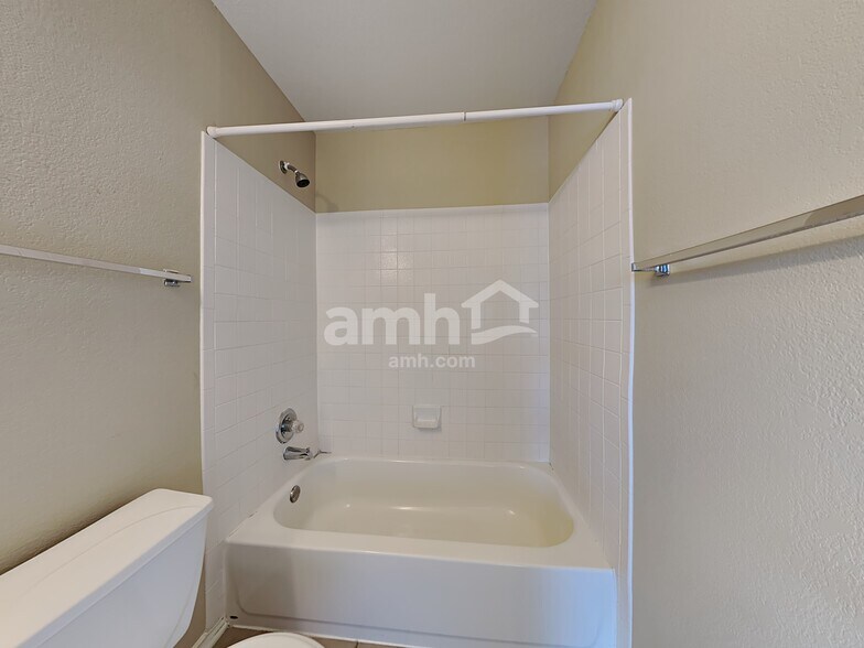 Building Photo - 11232 Vollmer Ln