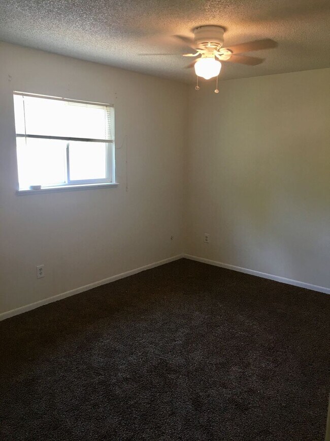 Building Photo - North Old Town Beauty – Updated Interiors ...