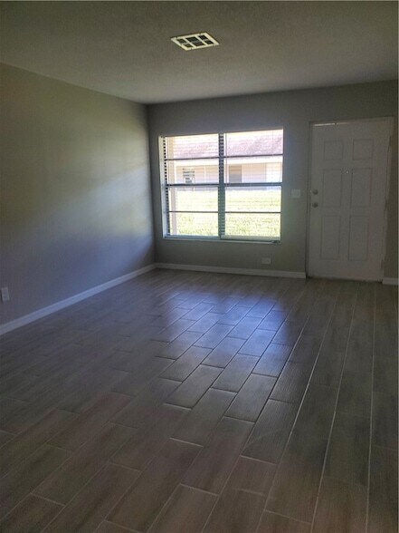 Building Photo - 3300 S 7th St