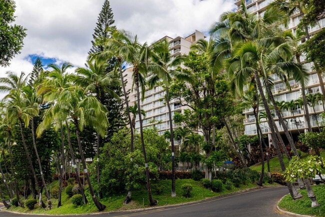 Building Photo - Makaha Valley Towers