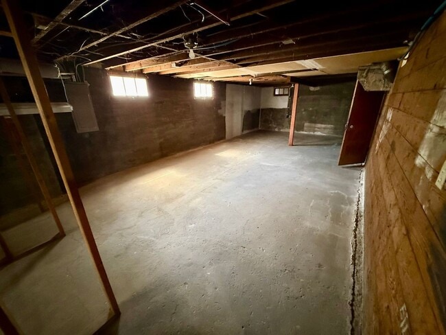 Building Photo - Charming 4-Bedroom, 2-Bath Victorian Home ...