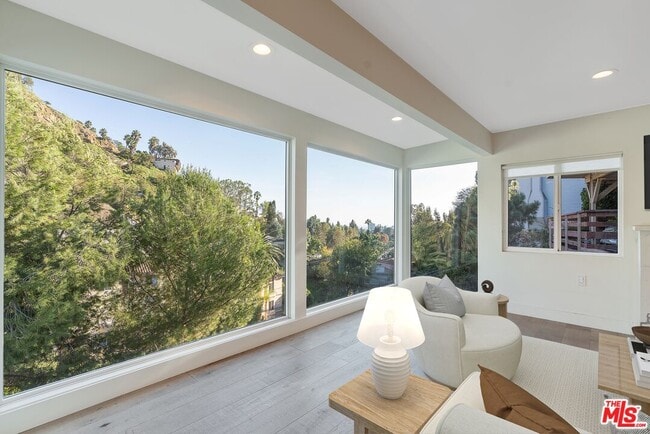 Building Photo - 2370 San Marco Dr