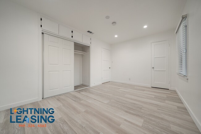 Building Photo - 1363 Hauser Blvd