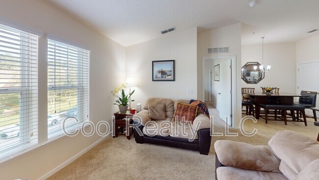Building Photo - 218 Larkin Pl
