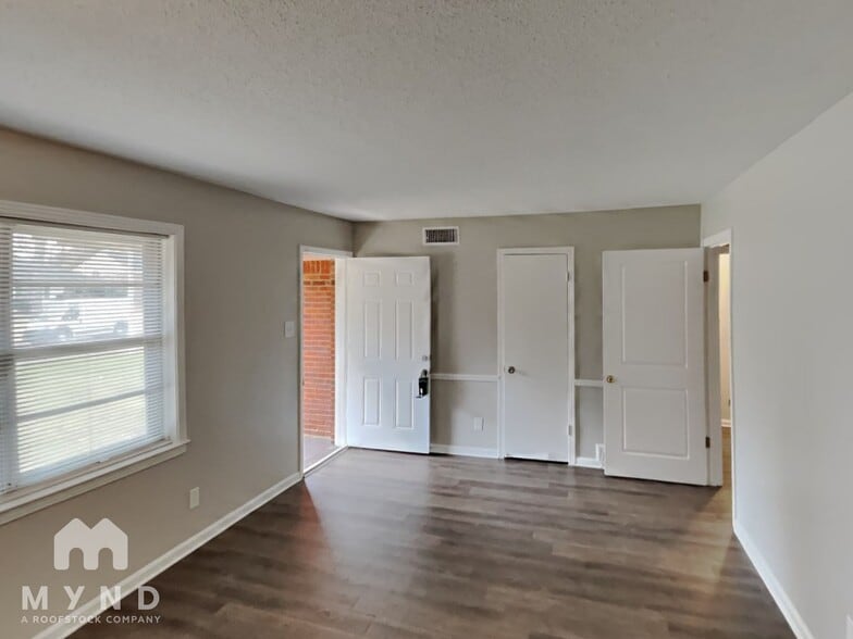 Building Photo - 5160 Rolling Meadows Dr