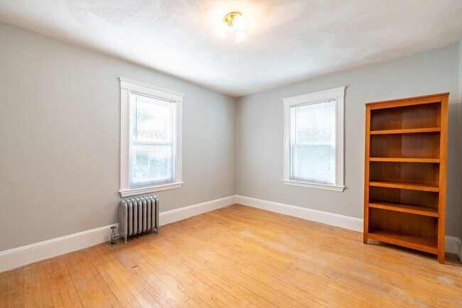 Building Photo - 35 Hosmer St