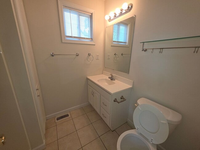Building Photo - 356 Melbourne Ct