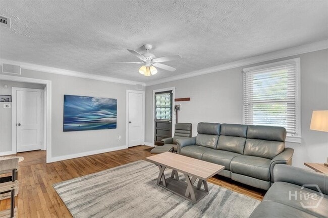 Building Photo - 404 E 66th St