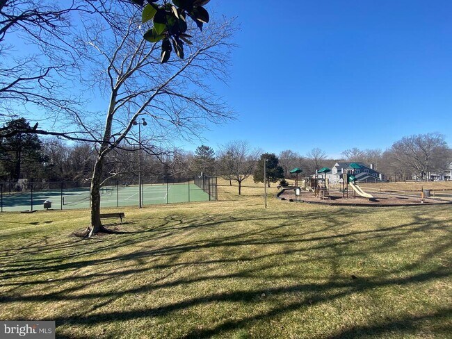 Building Photo - 5833 Orchard Hill Ct