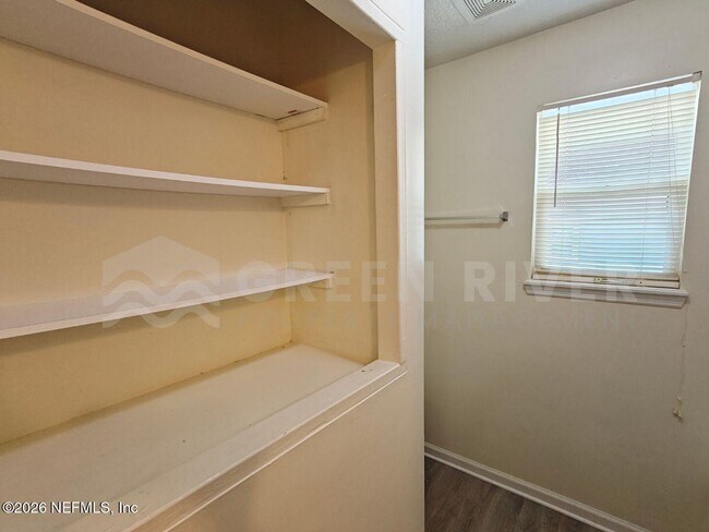 Building Photo - 3107 Zeyno Dr