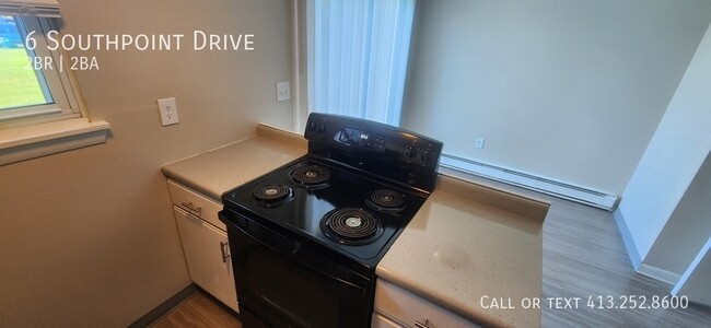 Building Photo - 6 Southpoint Dr