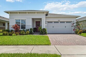 Building Photo - For Rent: Immaculate 3 Bed, 3 Bath + Flex ...