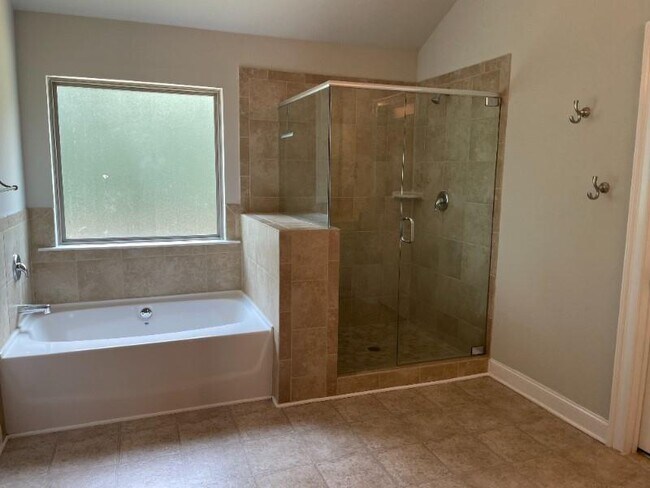 Building Photo - 1011 Virginia Oak Ln