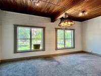 Building Photo - 117 S Elm St