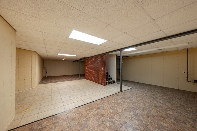 Building Photo - 135 Seton Creek Dr