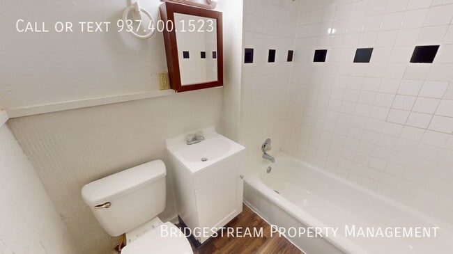 Building Photo - Nice 3 bedroom, 1 bath home with 1 car det...