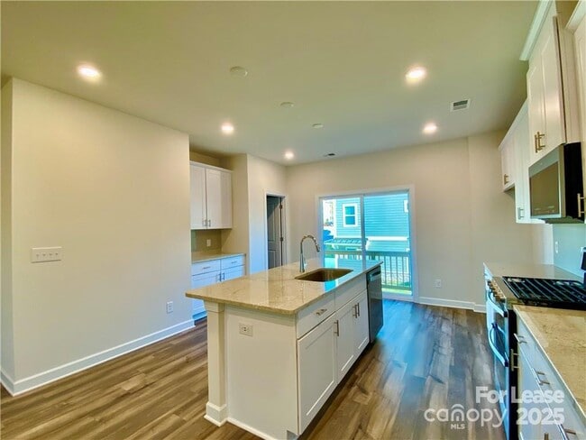 Building Photo - 2511 Arbor Loop Dr