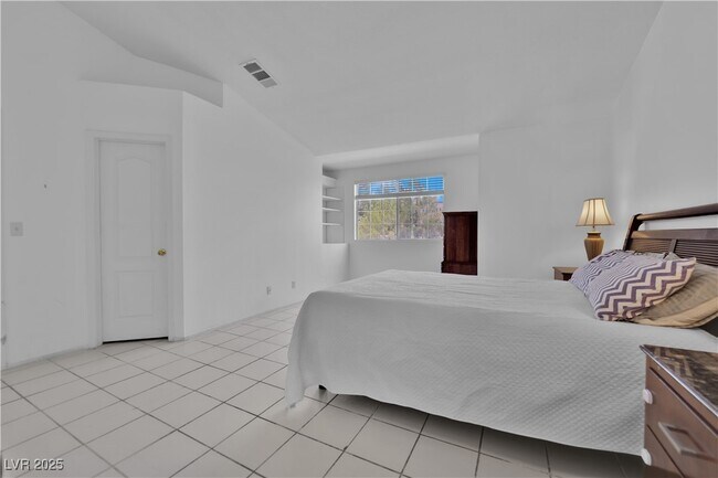 Building Photo - 2128 Desert Pines St