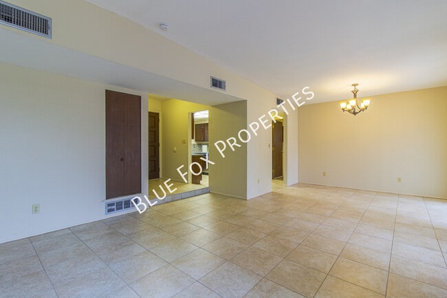 Building Photo - 2618 S Camino Seco