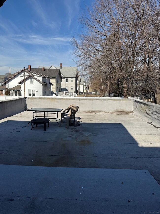 Building Photo - 3142 Fairfield Ave