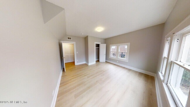 Building Photo - 1412 Ingleside Ave