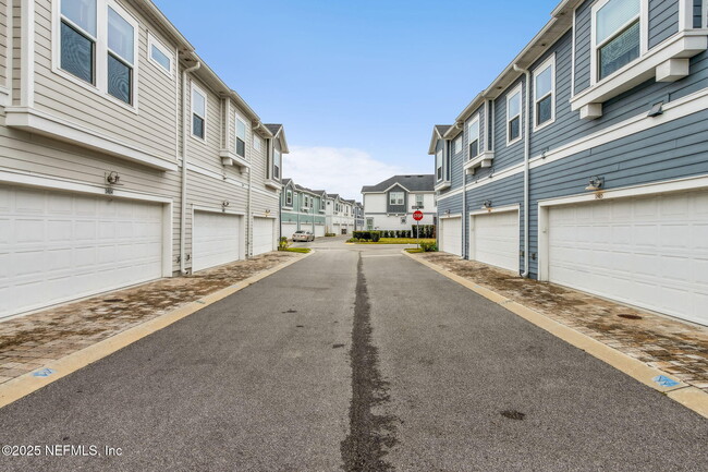 Building Photo - 11484 Gully Ct
