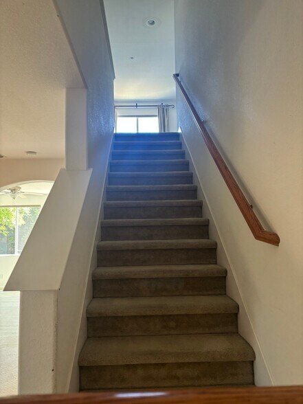 Building Photo - 1833 Elston Cir