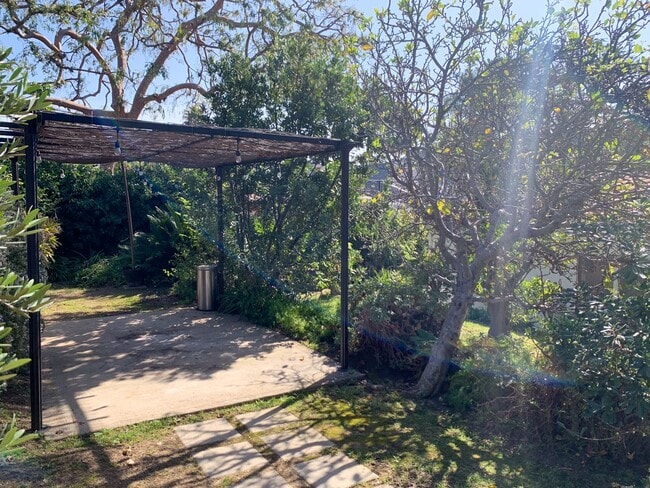 Building Photo - Gorgeous & Updated 3 bed Storybook Spanish House in Silverlake w/Views!