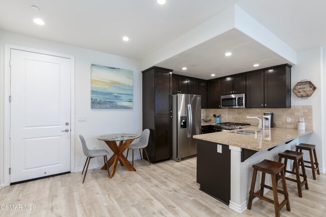 Building Photo - 327 Newbury Vista Ln