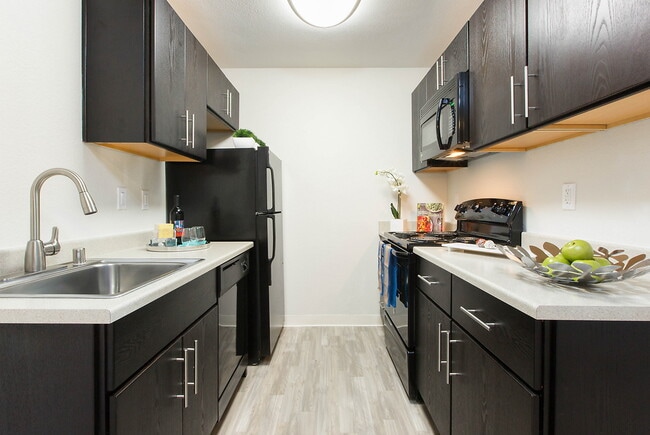 Building Photo - Briarwood at Central Park