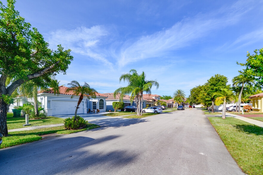 Building Photo - 5290 SW 134th Ave