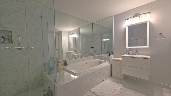 Building Photo - 9455 Collins Ave