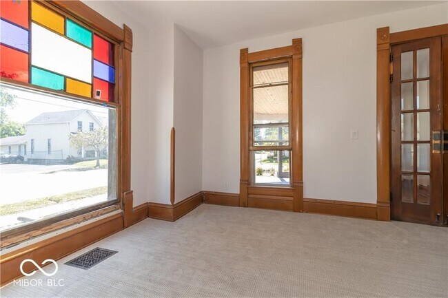 Building Photo - 404 N State St