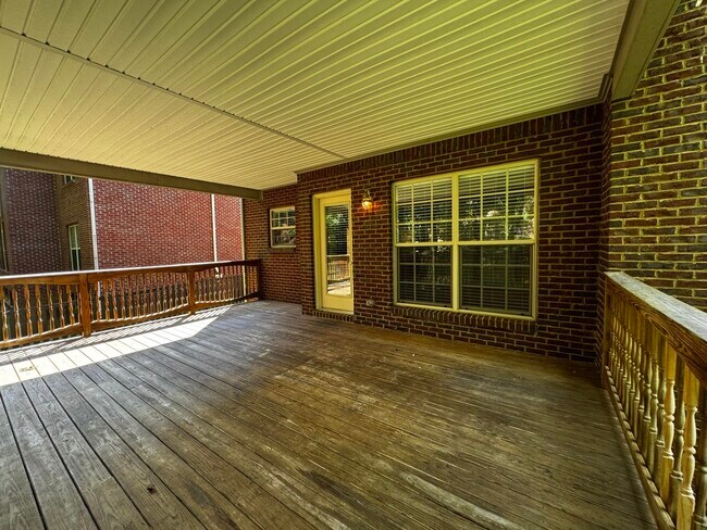 Building Photo - 3120 Hemingway Ln