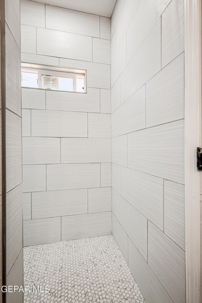 Building Photo - 7600 Plaza Redonda Dr