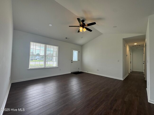 Building Photo - 2604 Larne Ct