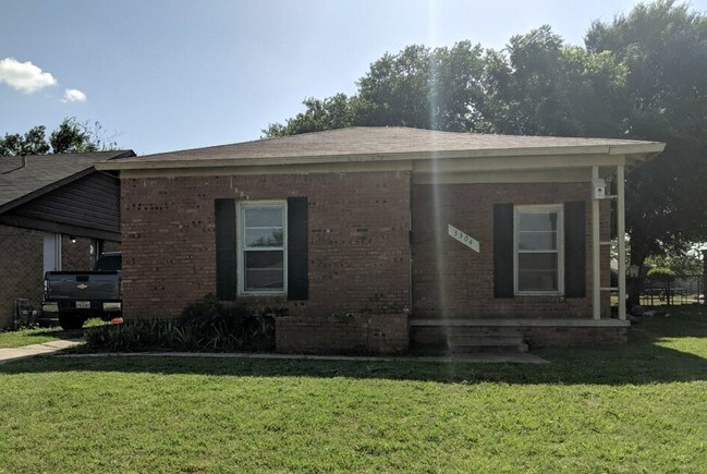 Building Photo - 3304 Garfield St