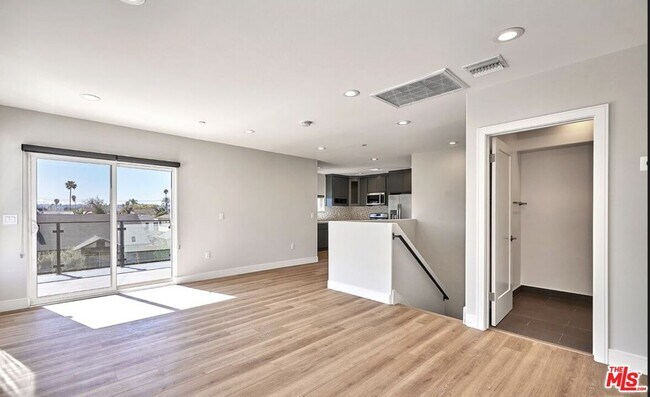 Building Photo - 4507 Lomita St