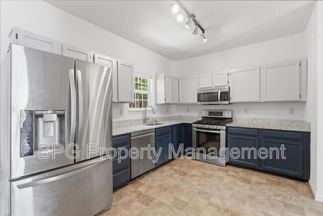 Building Photo - 522 Breckinridge Square SE