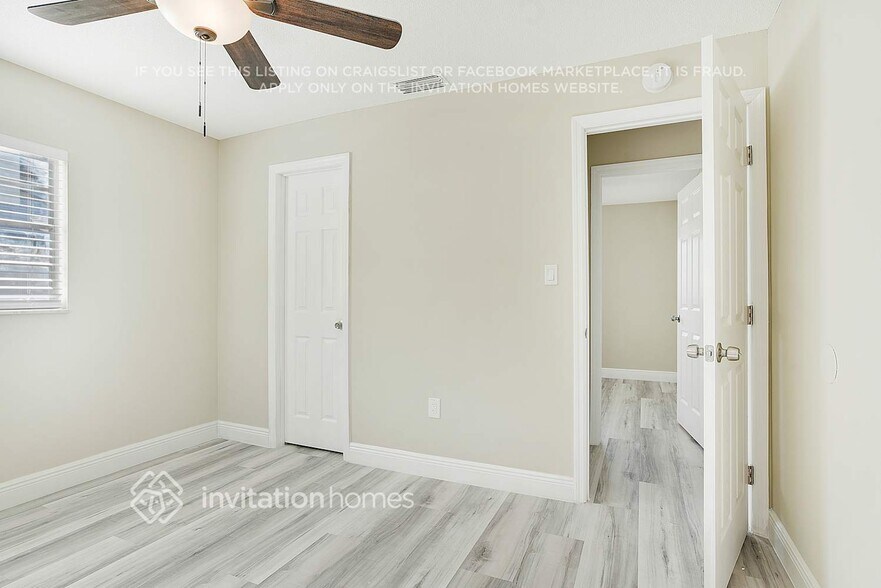 Building Photo - 3213 Sutton Dr