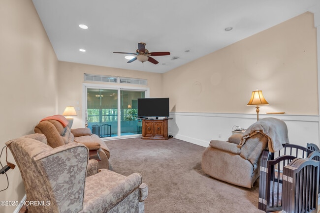 Building Photo - 138 Greenlawns Dr