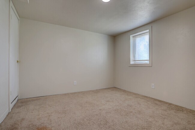 Building Photo - 16280 W 14th Ave