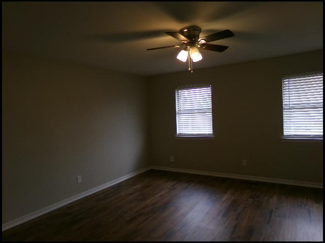 Building Photo - 408 W 4th St